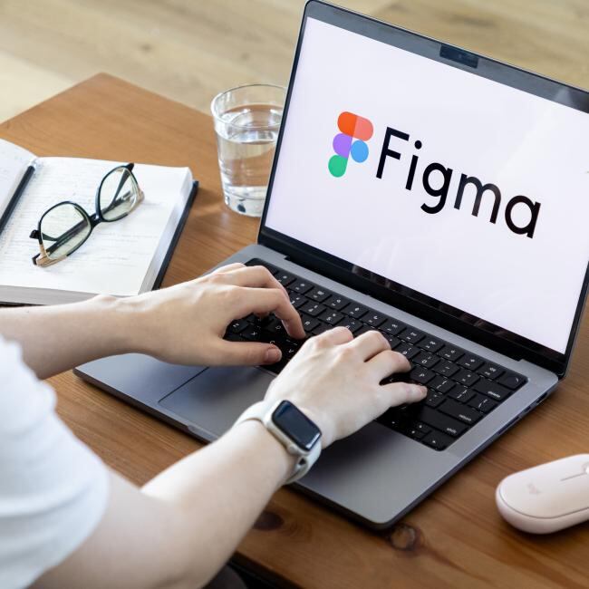 Figma x GL String